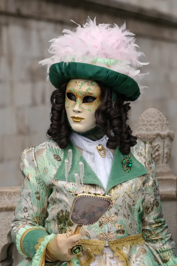 Made Venesia, costumée vénitienne – L'Élégance Masquée